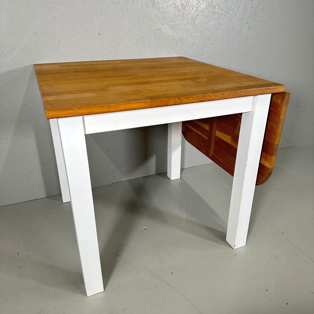 Justerbart Matbord med Stolar i Modern Design