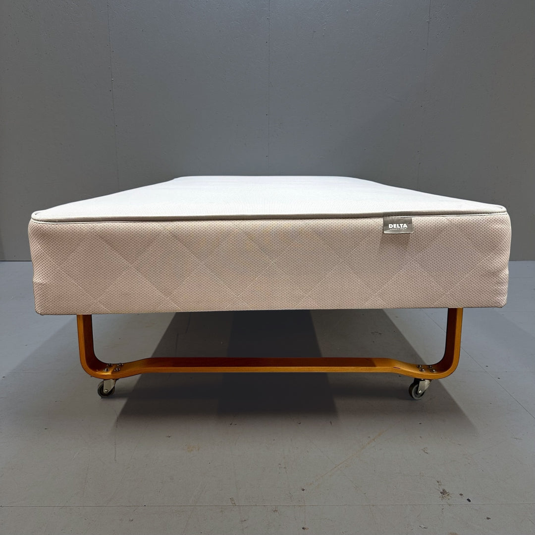 Modern säng med hjul Delta vita - Homy Secondhand Online
