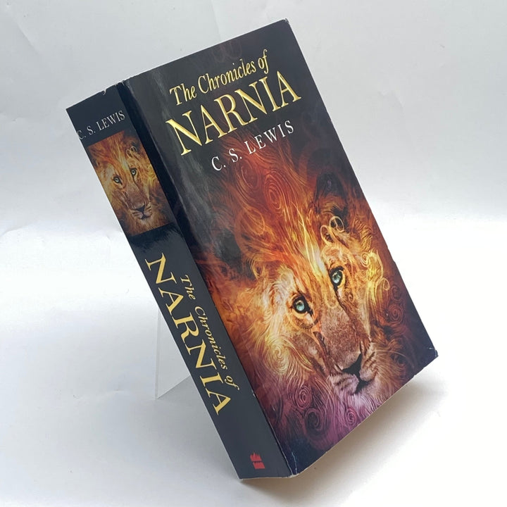 Narnia av CS Lewis vintagebok med lejonmotiv - Homy Secondhand Online