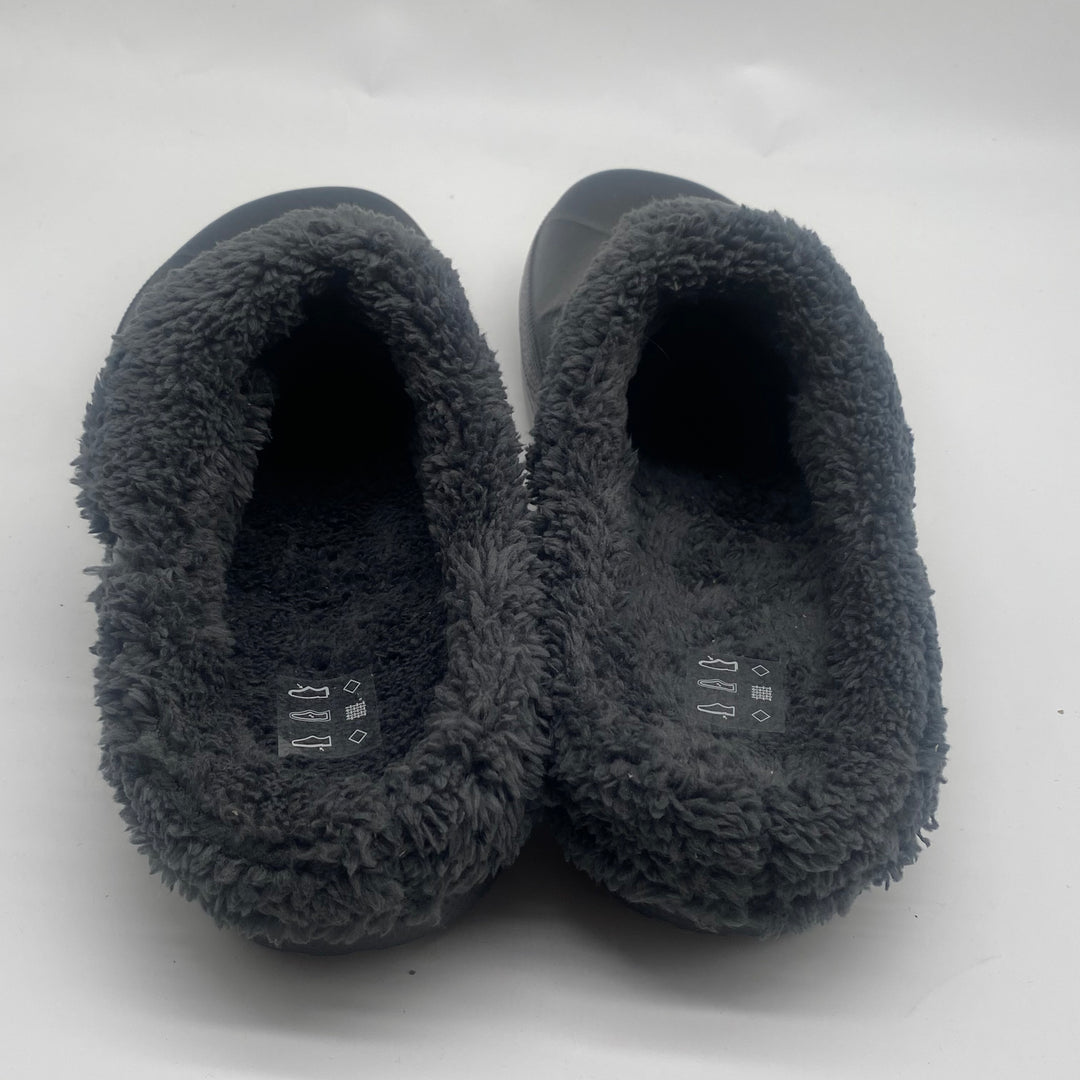 Mysiga moderna hemskor i fleece, stl 44-45