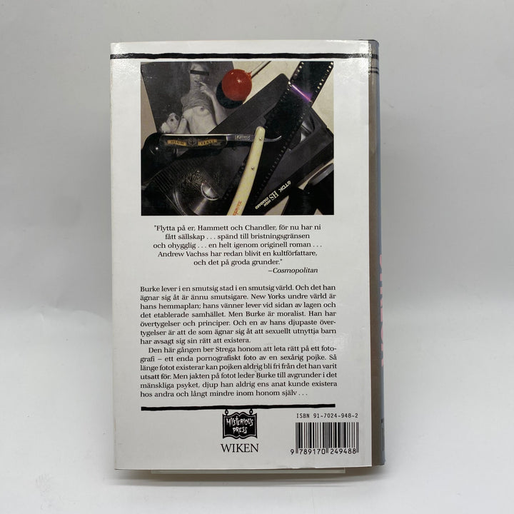 Strega av Andrew H. Vachss Begagnad Bok