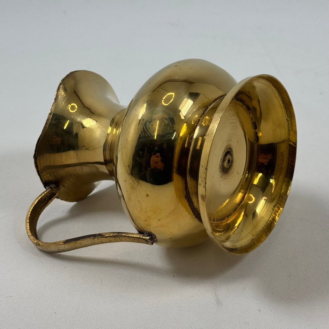 Elegant Mässing Kanna med Klassisk Design - Homy Secondhand Online