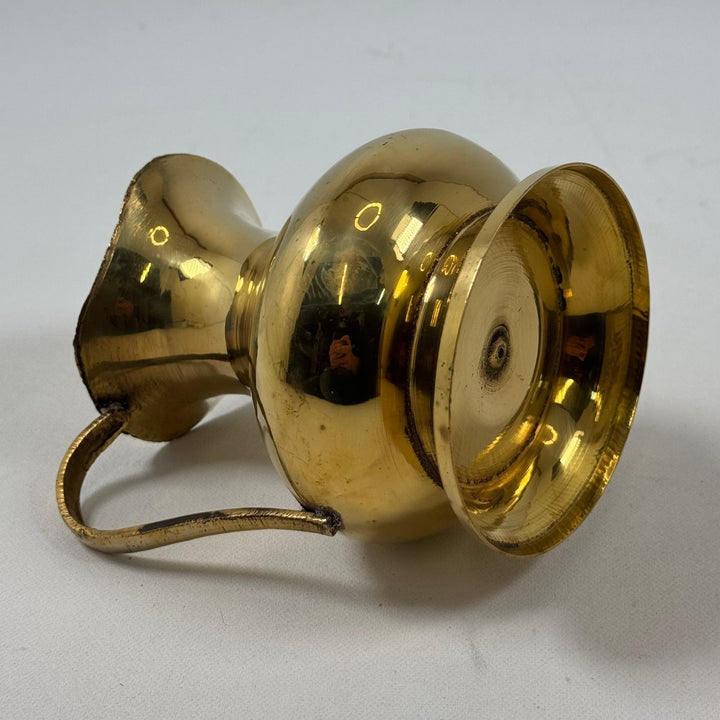 Elegant Mässing Kanna med Klassisk Design - Homy Secondhand Online