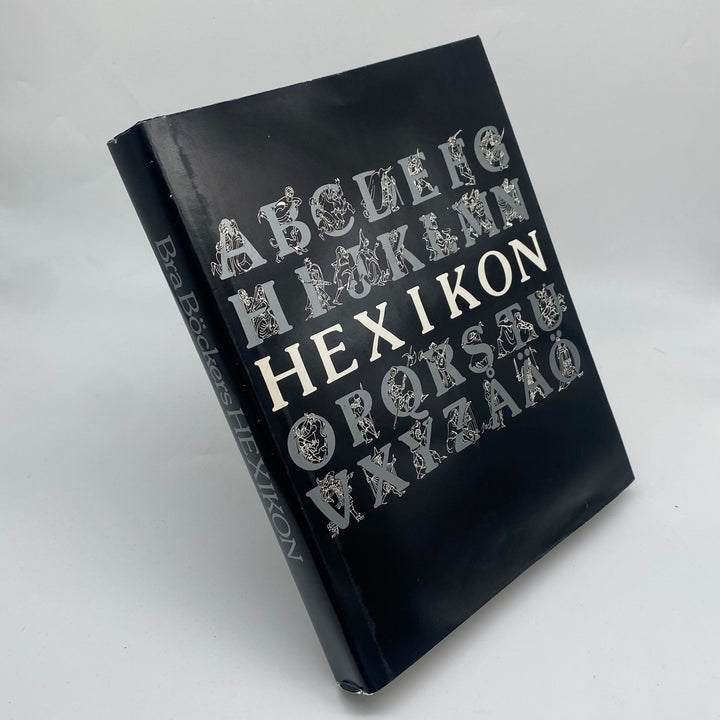 Mystisk "Hexikon" Bok med Symboler och Tecken - Homy Secondhand Online