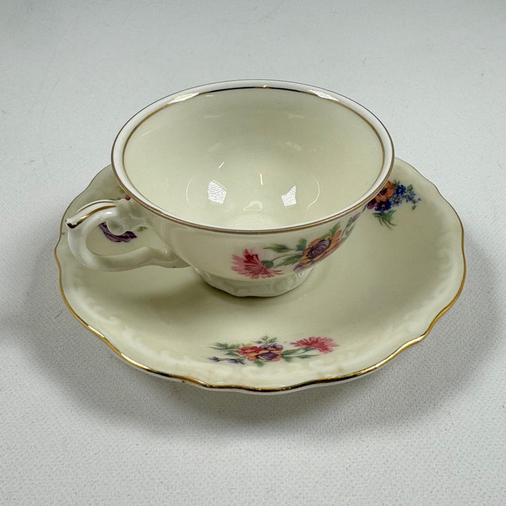 Elegant Vintage Porslinsteaset med Blomstermotiv - Homy Secondhand Online