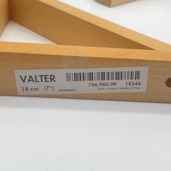 Trä bokstöd i minimalistisk stil - Homy Secondhand Online