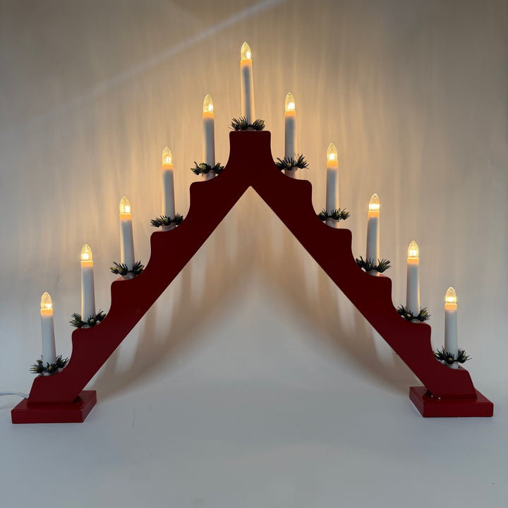 Retro röd adventsljusstake i trä