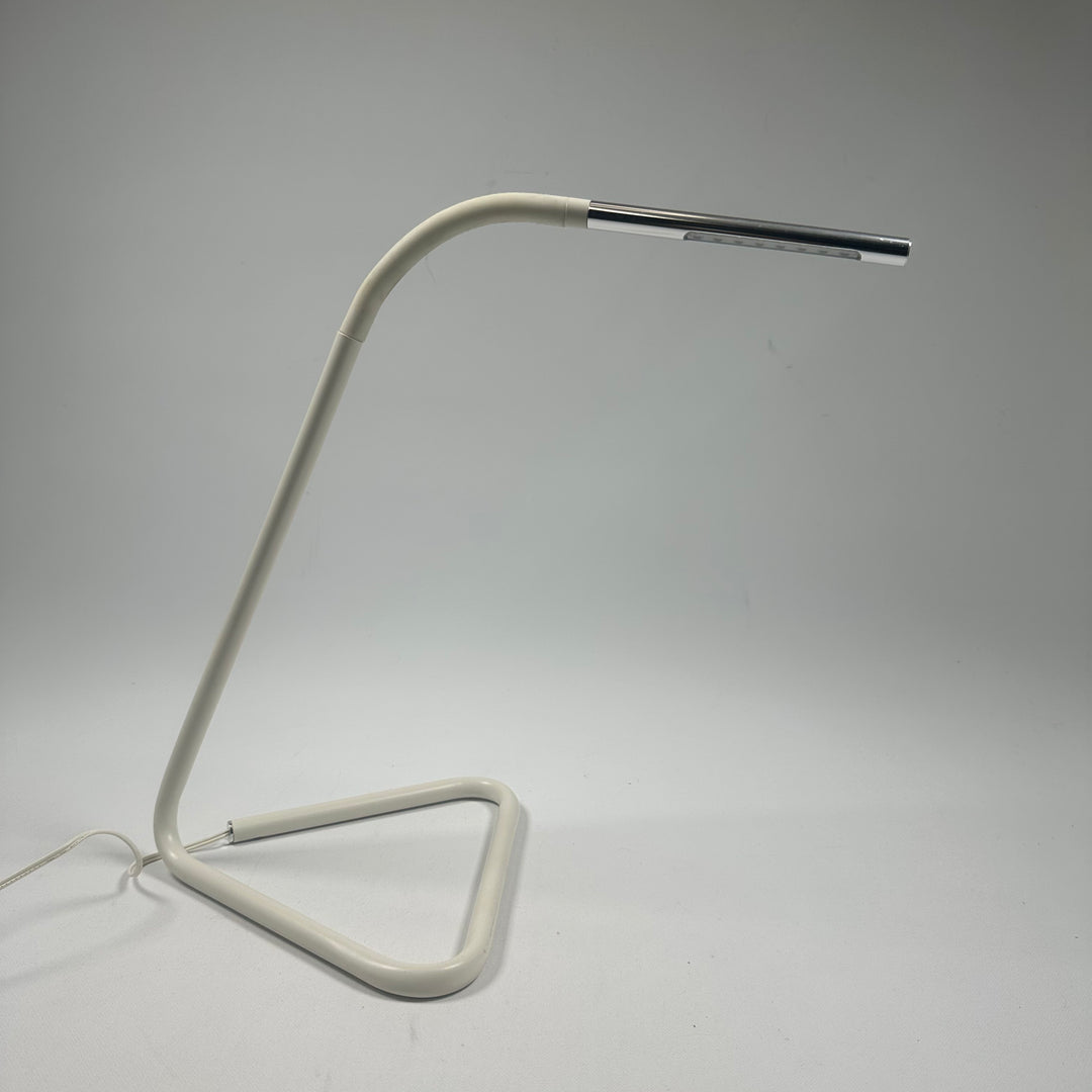 Elegant Vit LED Skrivbordslampa med Modern Design