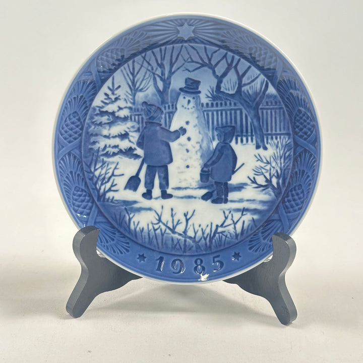 Royal Copenhagen Jultallrik 1985 “The Snowman”