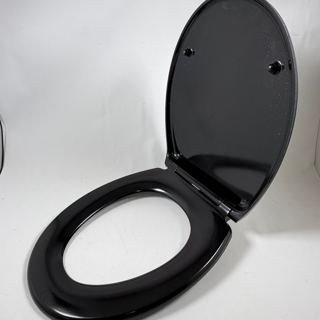Svart klassisk toalettsits i plast