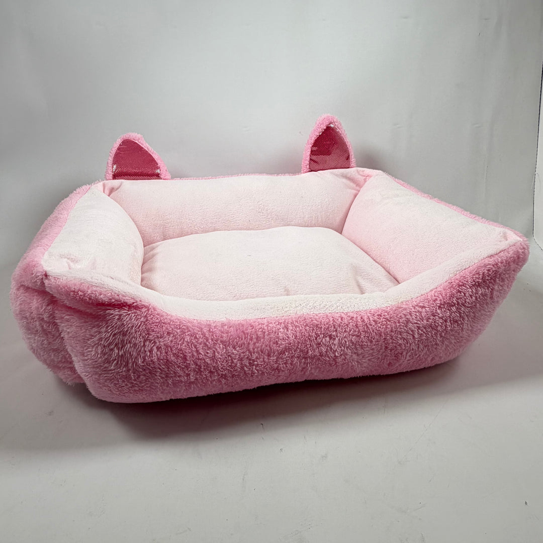 Charmig och bekväm rosa djursäng med öron