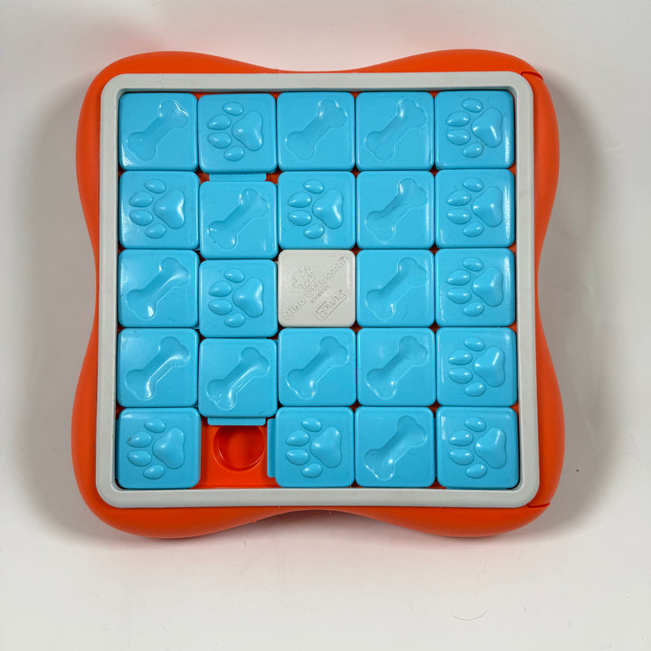 Retro färgglatt 90-tals pusselspel begagnat