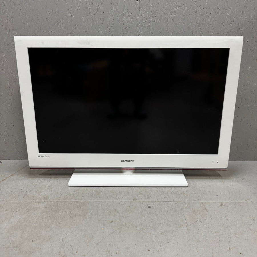 Samsung vit LCD - TV i retrostil - Homy Secondhand Online