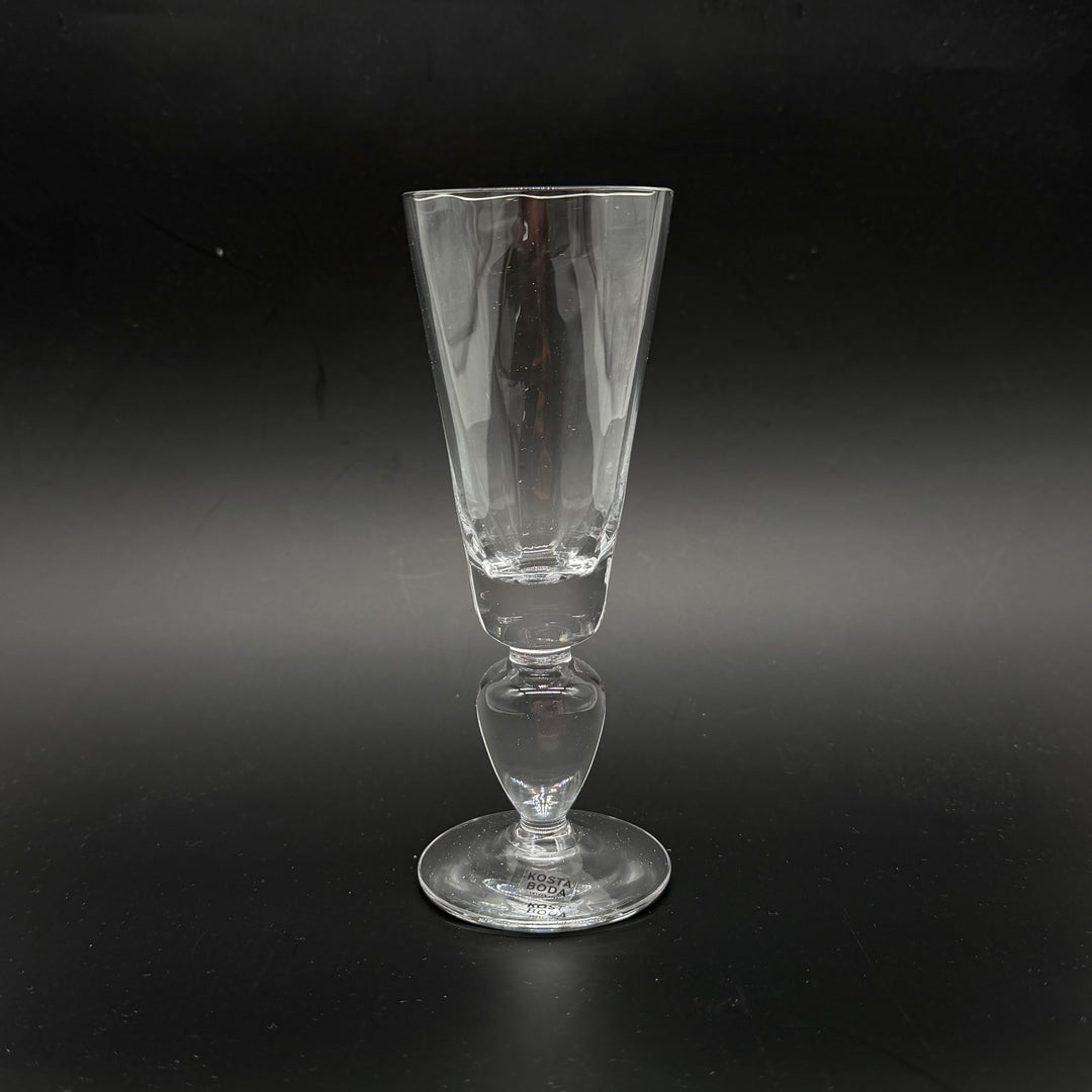 Exklusivt Kosta Boda glas i nyskick