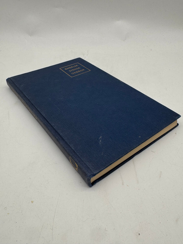 Klassisk retro engelsk svensk ordbok blå klotpärmar