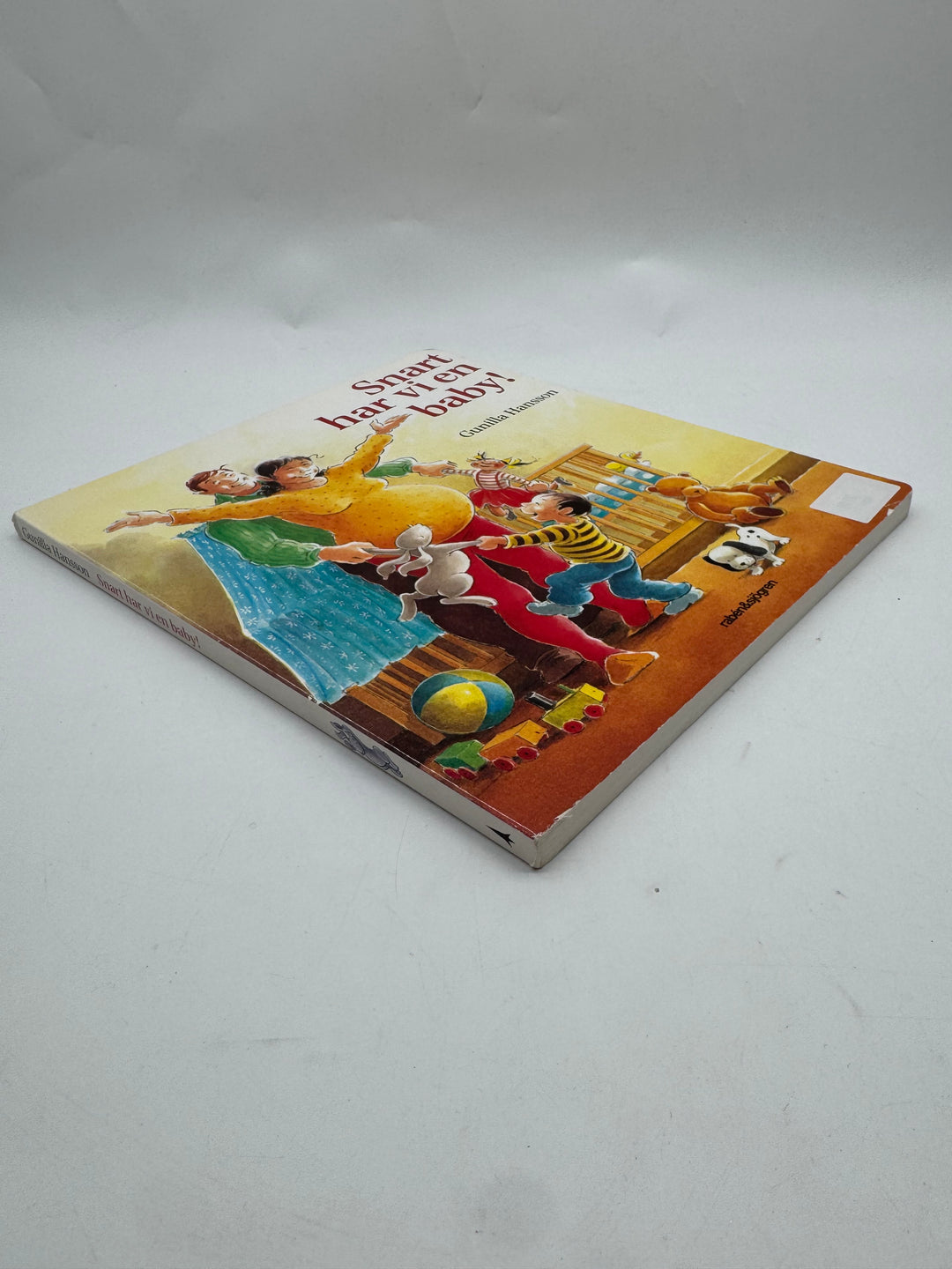 Snart har vi en baby barnbok Rabén Sjögren