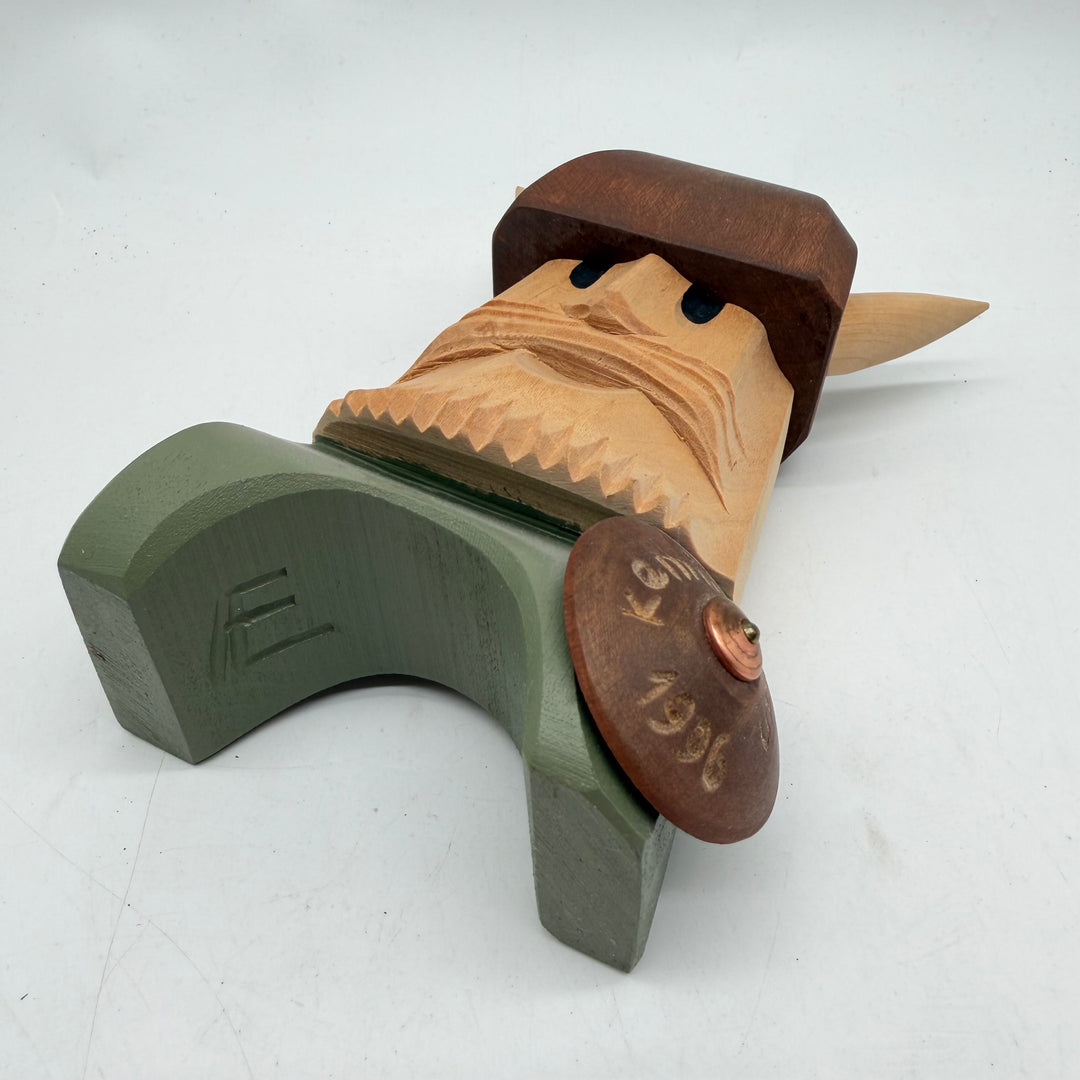 Retro handgjord trätomte vikingfigur 1996