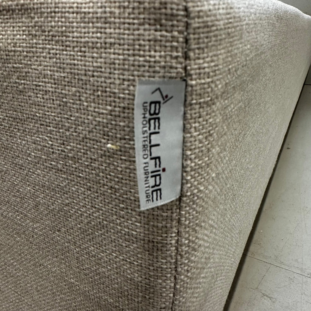 Elegant säng i beige tyg - Homy Secondhand Online