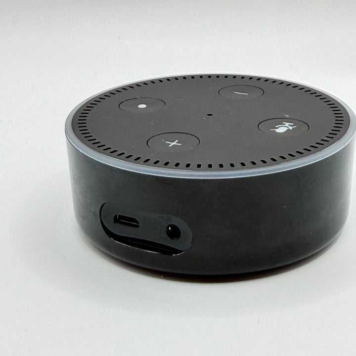 Amazon Echo Dot smart högtalare i elegant design