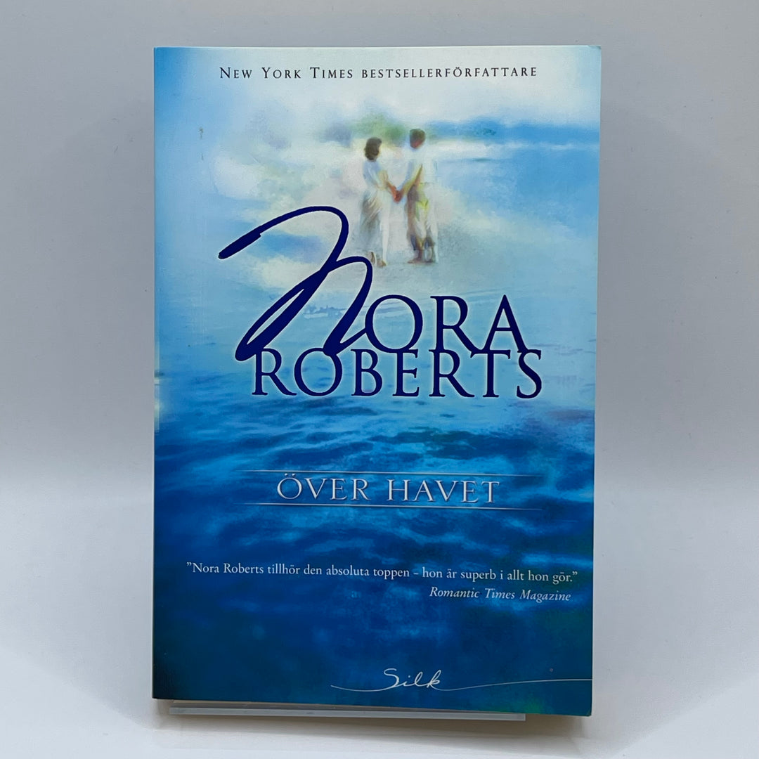 Nora Roberts roman Över Havet begagnad