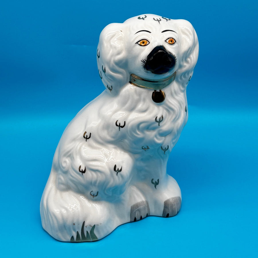 Unik vit keramikhund med detaljer - Homy Secondhand Online