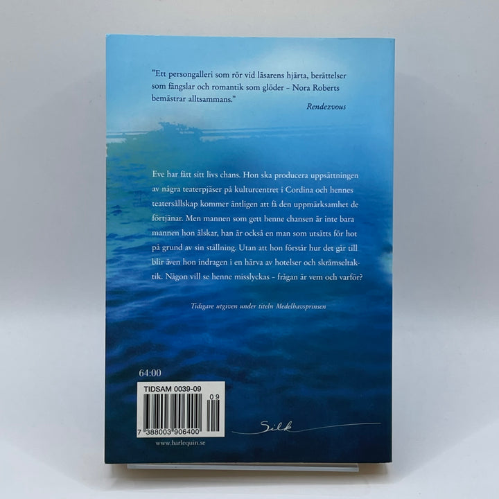 Nora Roberts roman Över Havet begagnad