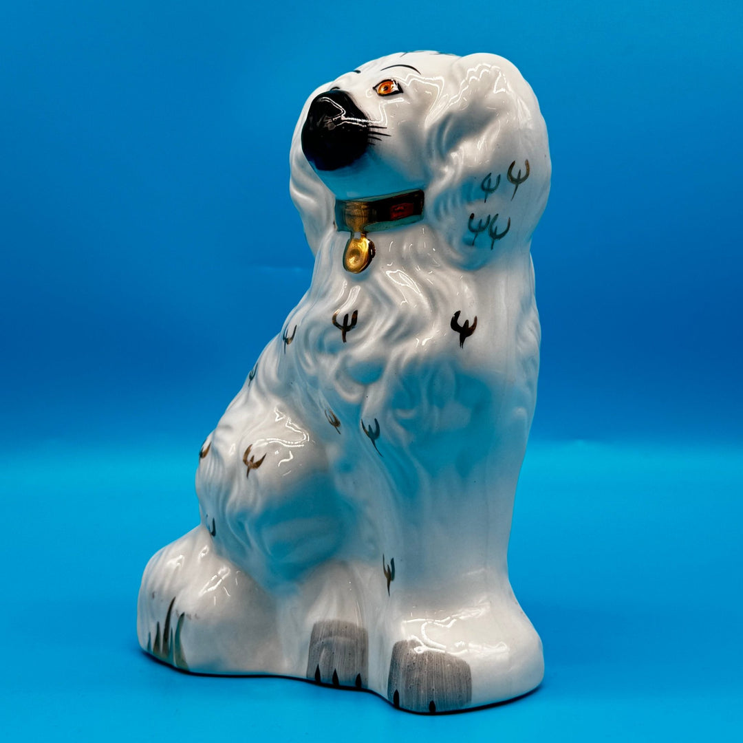 Unik vit keramikhund med detaljer - Homy Secondhand Online