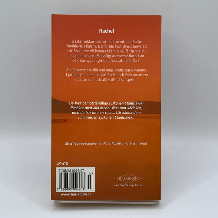 Nora Roberts bok Laddat Uppdrag Harlequin