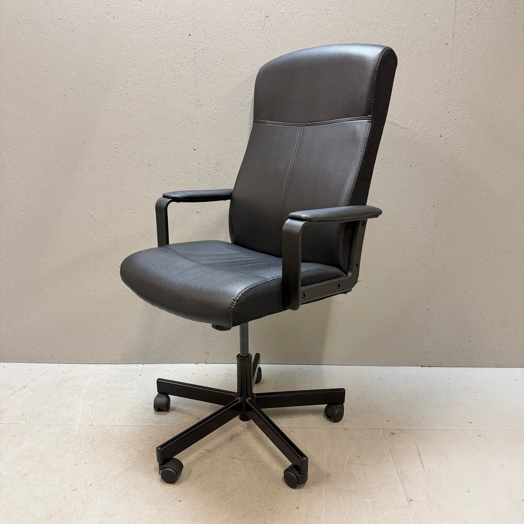 Elegant modern svart kontorsstol justerbar