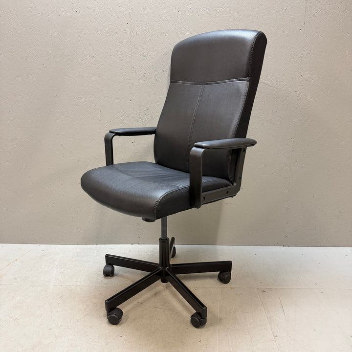 Elegant modern svart kontorsstol justerbar