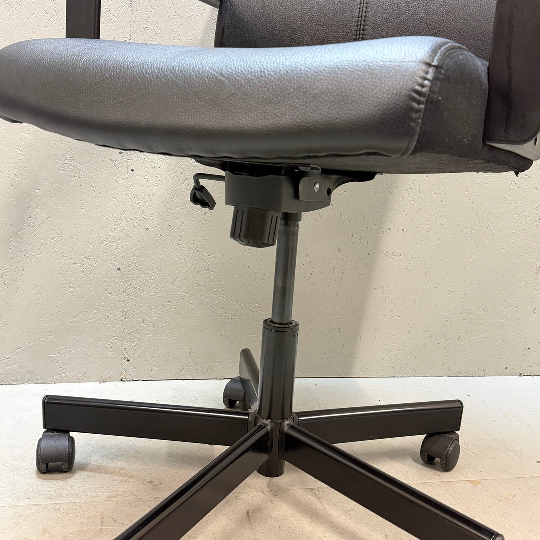 Elegant modern svart kontorsstol justerbar