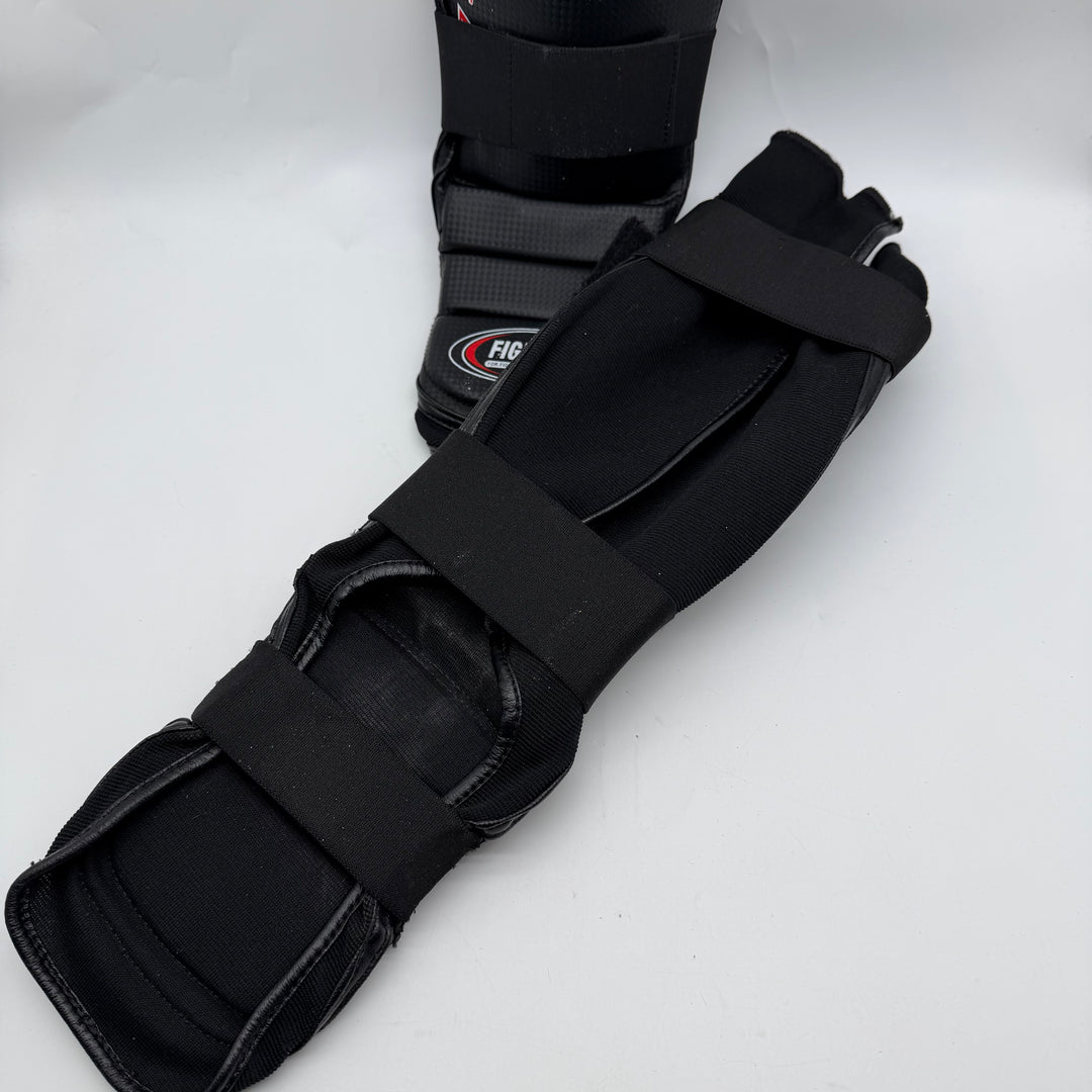 Fighter benskydd för kampsport i gott skick