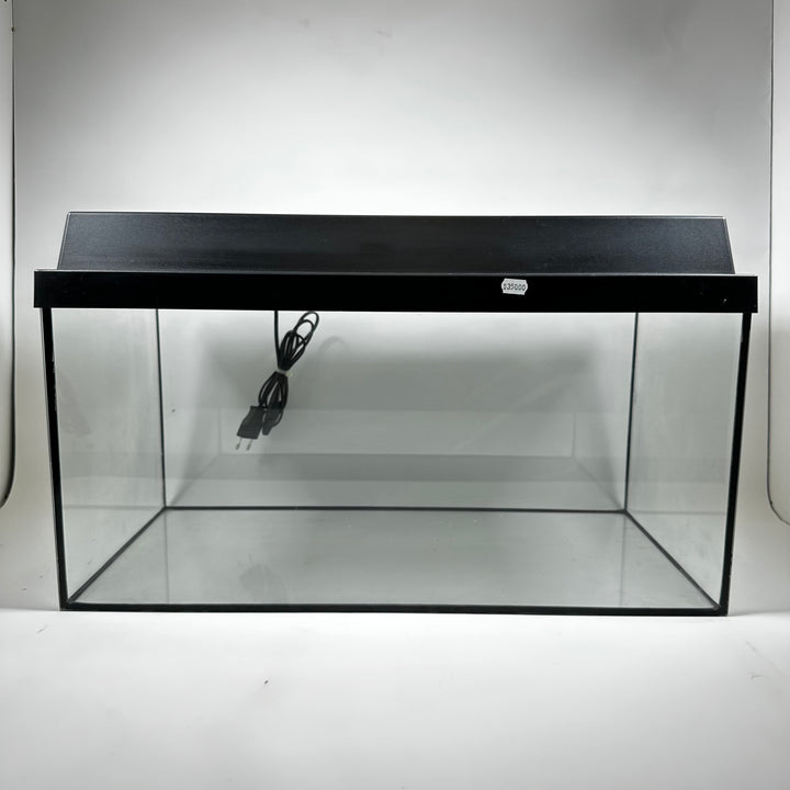 Svart modernt akvarium med belysning