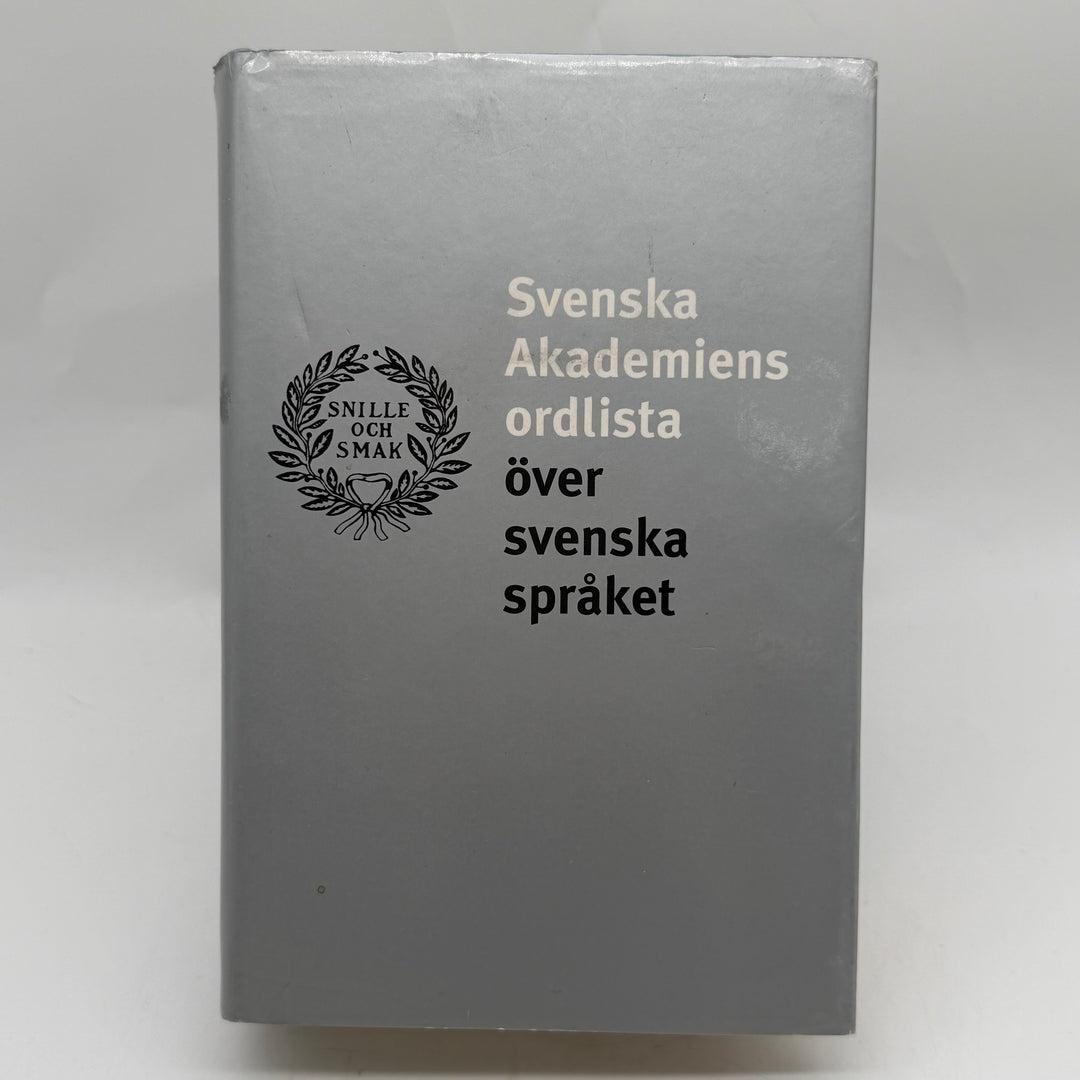 Svenska Akademiens ordlista inbunden klassisk bok