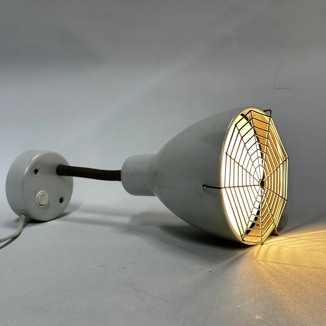 Retro vit lampa med galler - Homy Secondhand Online