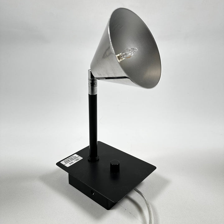 Modern svart lampa i metall - Homy Secondhand Online