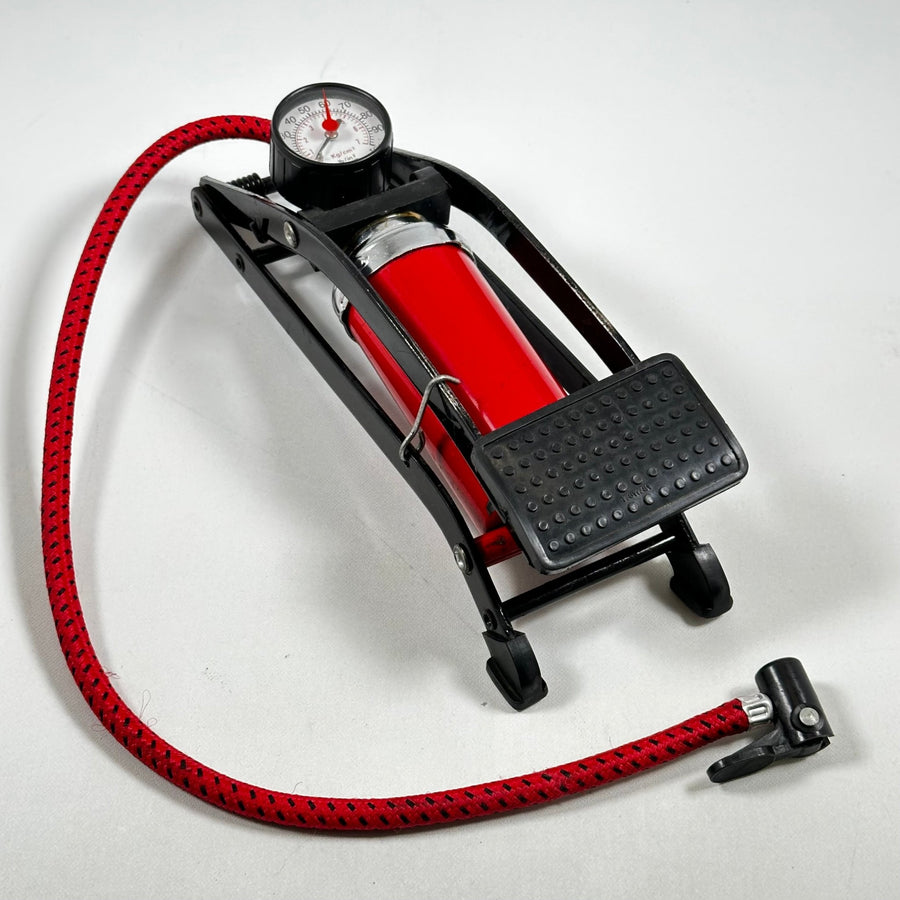 Röd och svart fotpump med manometer - Homy Secondhand Online