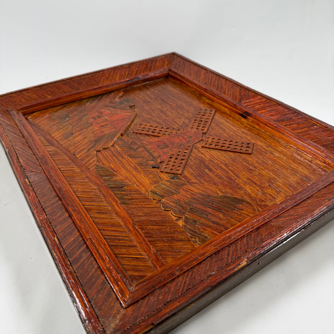 Retro trärelief med väderkvarn och byggnader