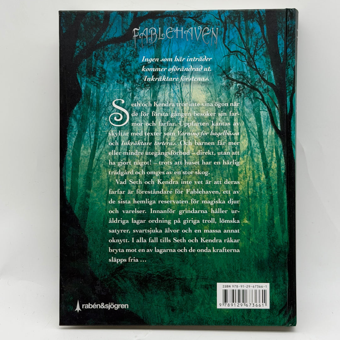 Fablehaven Den förbjudna skogen inbunden fantasybok