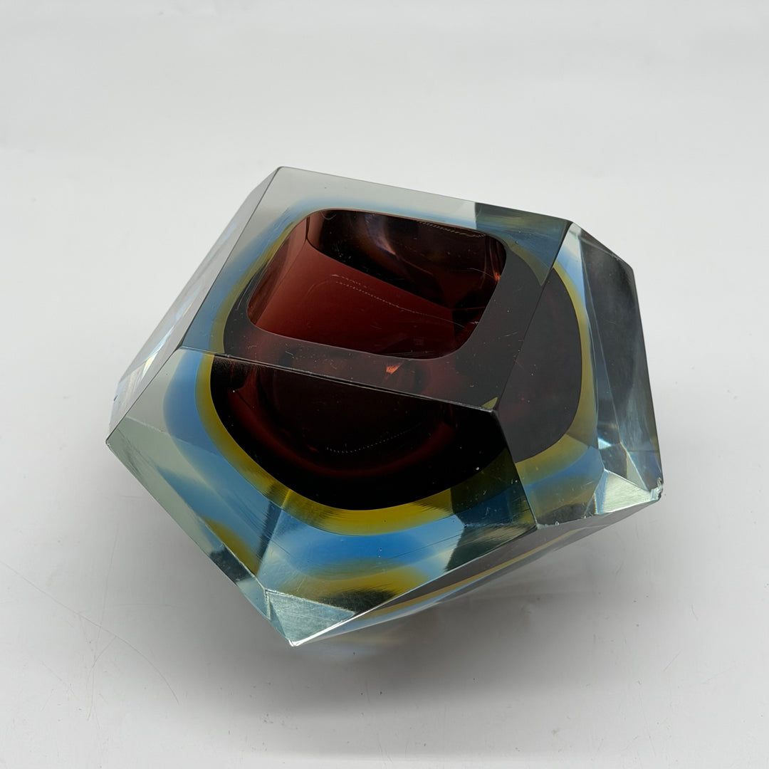 Unik färgglad kristallvas med röd-blå design