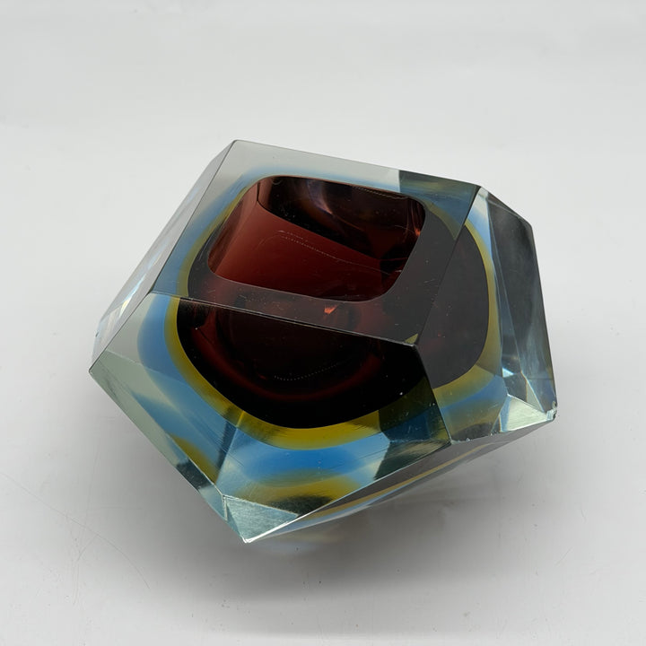 Unik färgglad kristallvas med röd-blå design