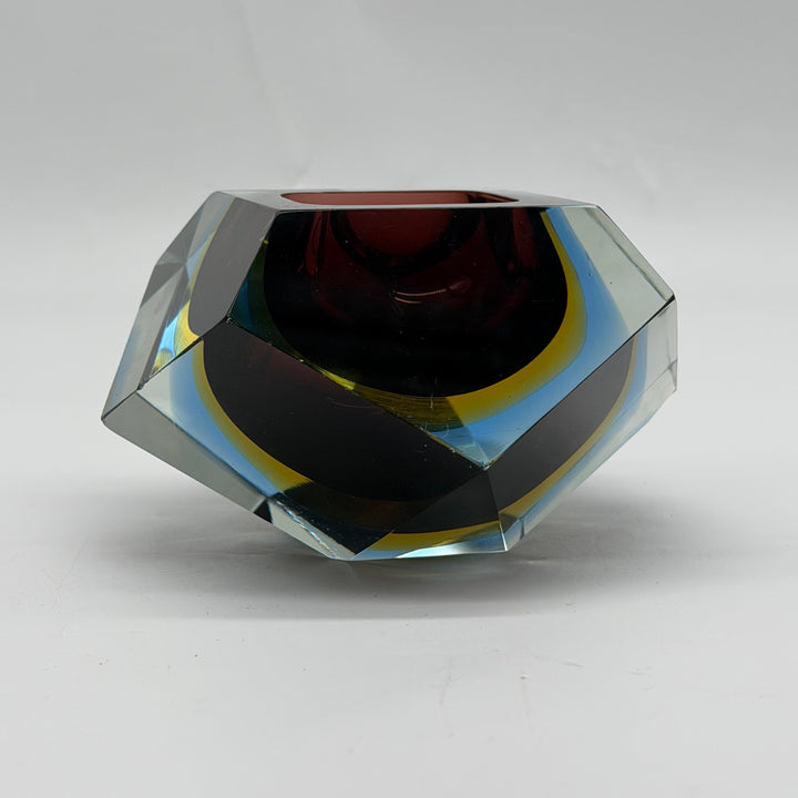 Unik färgglad kristallvas med röd-blå design