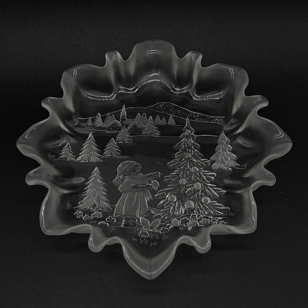 Retro glasfat med julmotiv och vinteridyll