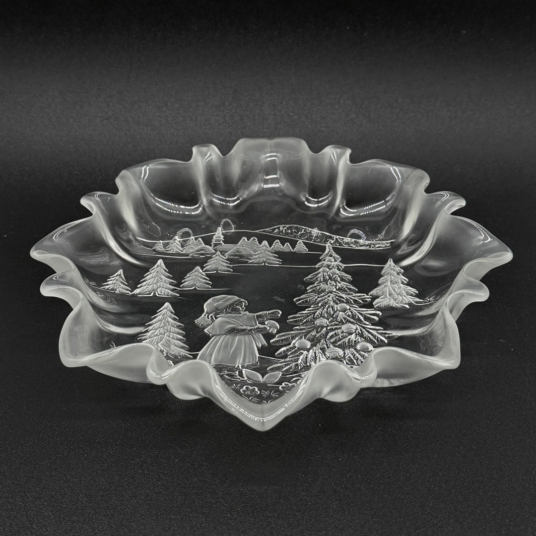 Retro glasfat med julmotiv och vinteridyll