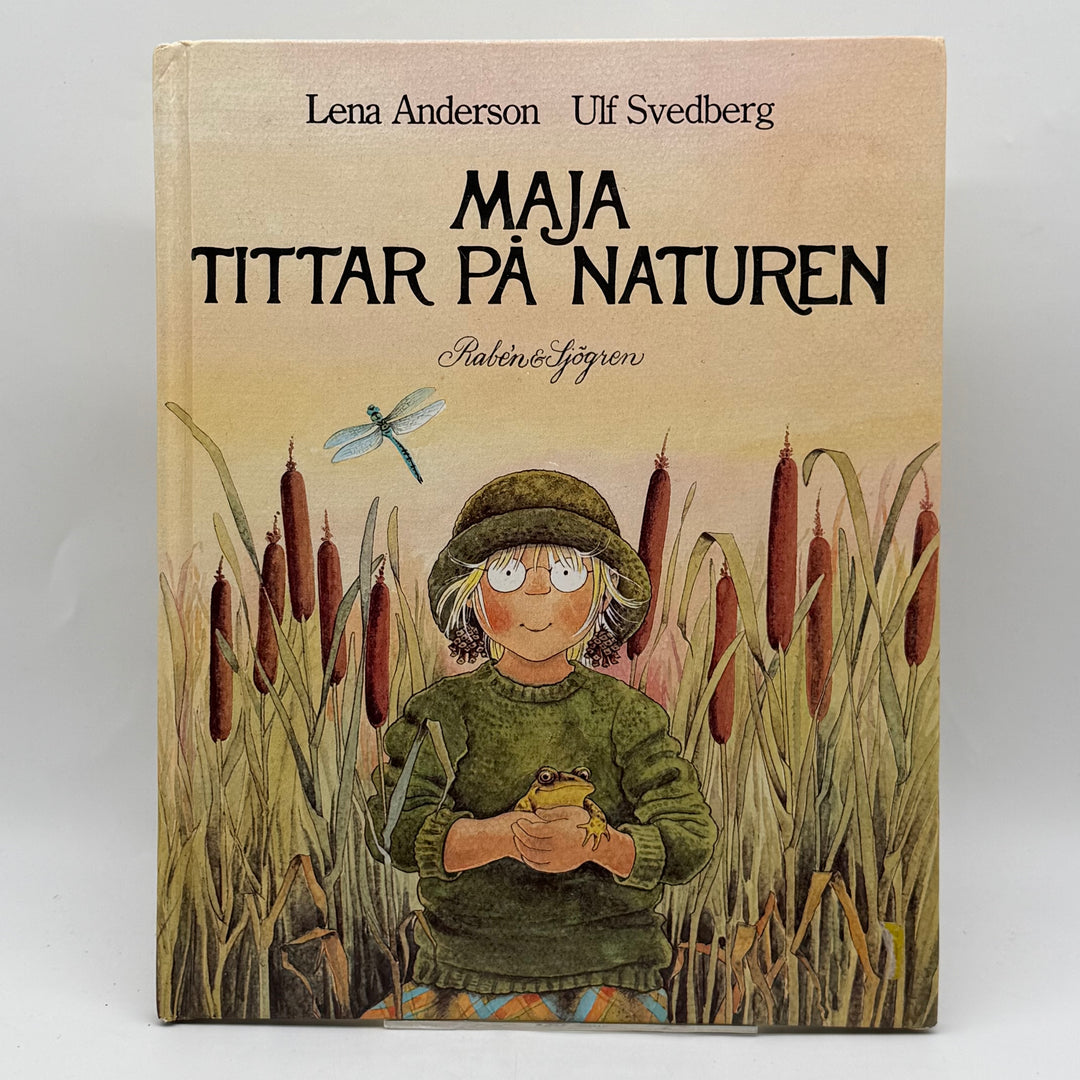 Maja tittar på naturen barnbok Rabén Sjögren
