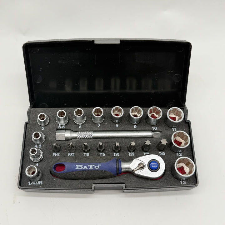 BaTo robust hylsnyckelsats i metall