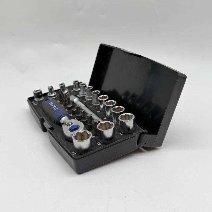 BaTo robust hylsnyckelsats i metall