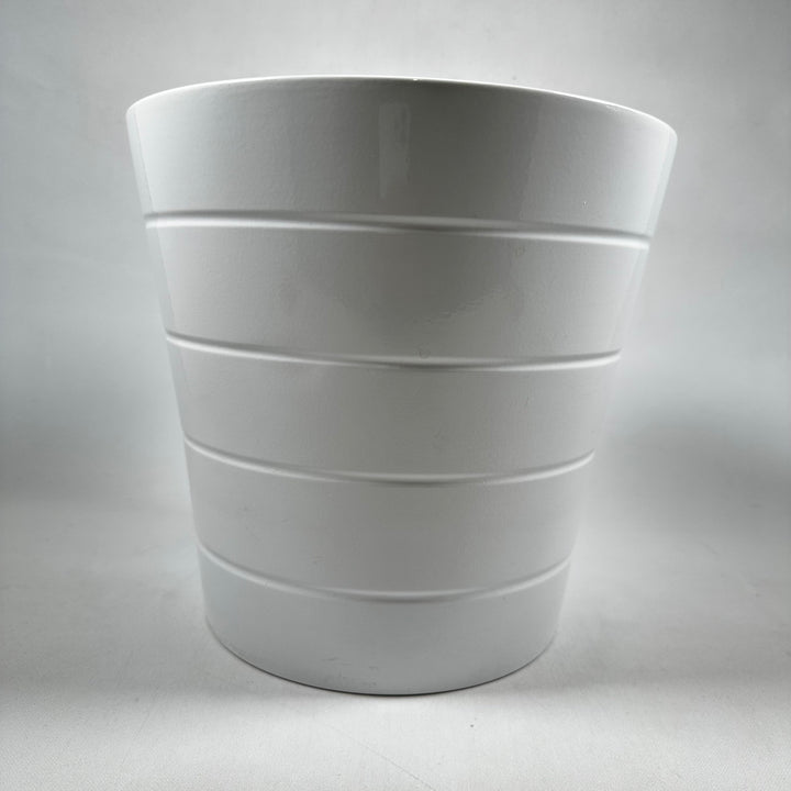 Elegant vit IKEA Kardemumma blomkruka i keramik