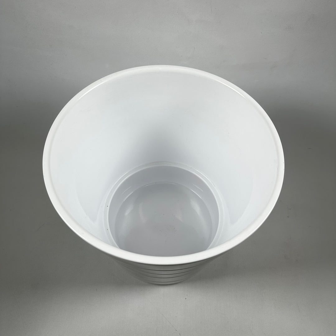 Elegant vit IKEA Kardemumma blomkruka i keramik
