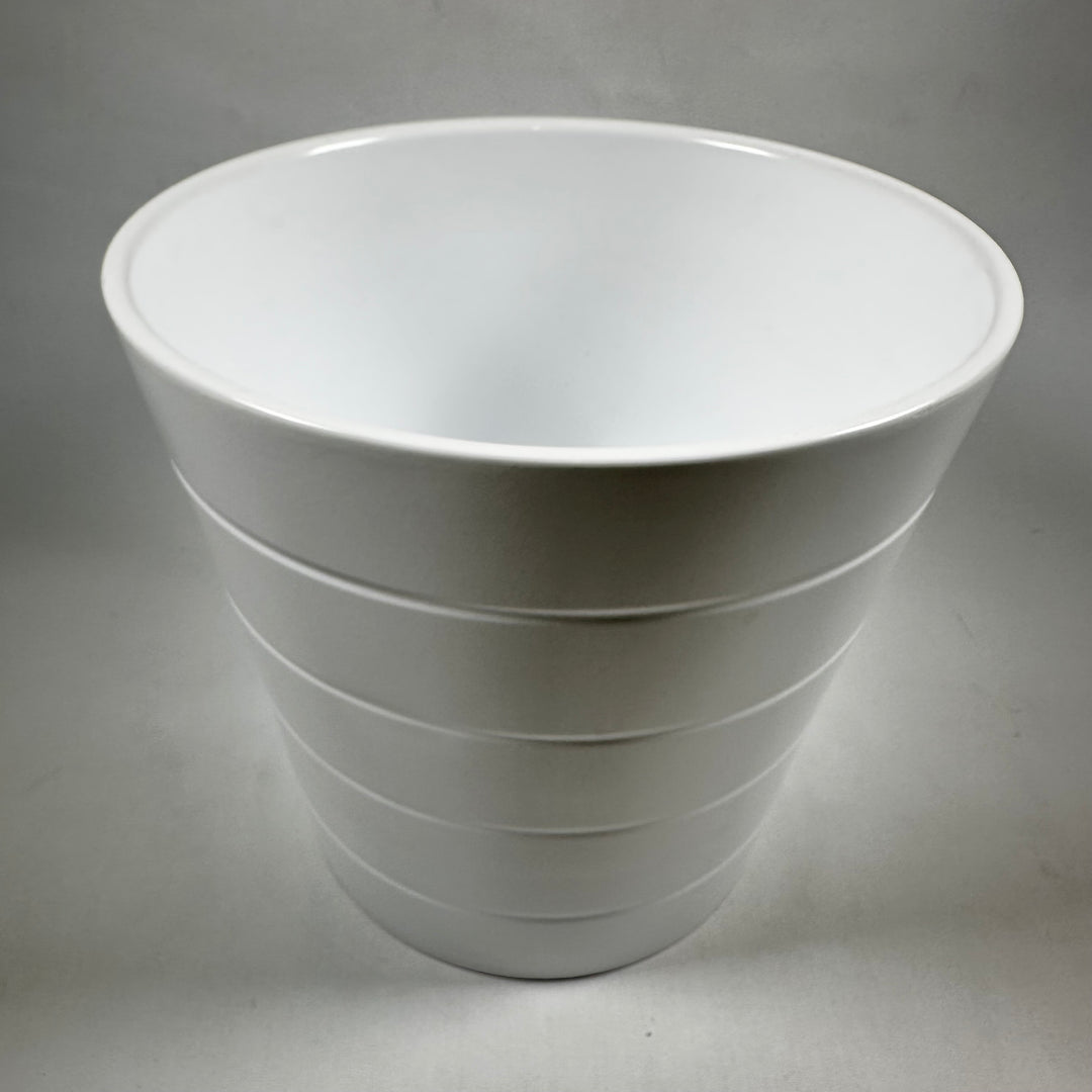 Elegant vit IKEA Kardemumma blomkruka i keramik